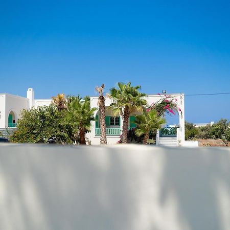 Kamari Beach Houses With Balcony And Garden Exterior foto