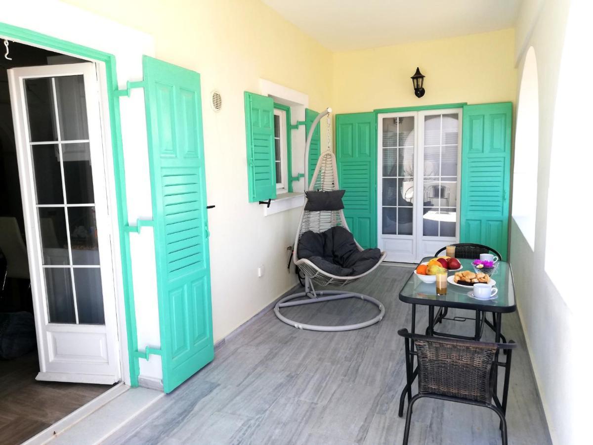 Kamari Beach Houses With Balcony And Garden Exterior foto