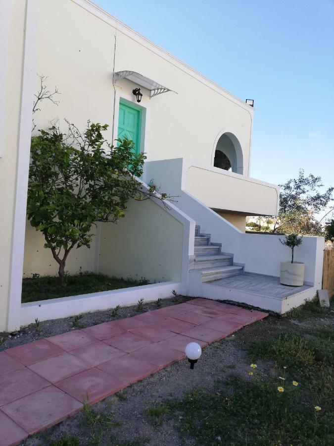 Kamari Beach Houses With Balcony And Garden Exterior foto